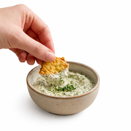 Glutenfreie Cracker mit Kräuterdip